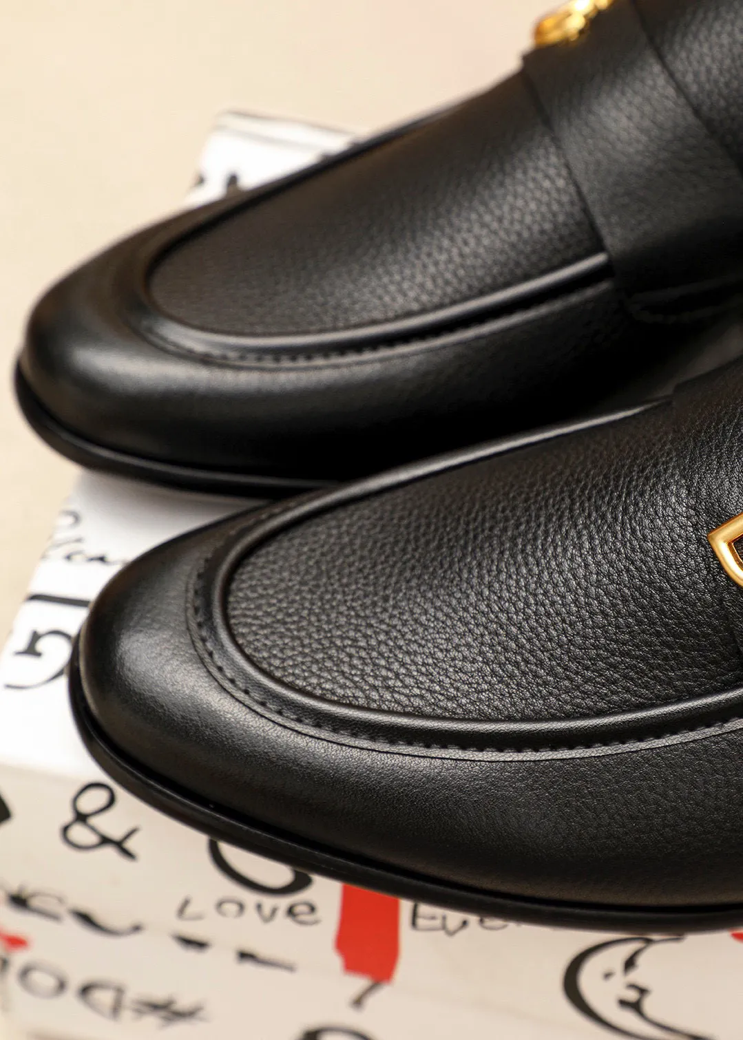 Men's clothing and shoes 💰460 💐DG top quality🔍🔍Men's new leather shoes🚹Sold simultaneously at counters⚠The uppers are imported open-edge beaded cowhide leather uppers from Italy, fully imported cowhide leather lining + classic hardware buckles, completely 1⃣️to 1⃣️reproduction🇮🇹💪💪, ⚠ Sole: The original sole is specially provided by the original factory. The exclusive movable molded sole is super comfortable. ⚠The original factory follows the order, 🔍🔍high quality, you can enter and exit the counter at will, welcome to compare⚠Size: 38-44 (45.46🉑️Customized)